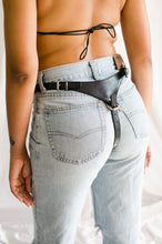 Load image into Gallery viewer, Selena Thong