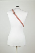 Load image into Gallery viewer, Rocio Bumbag - Leather -