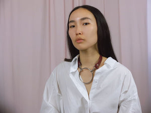 Aida Chocker on model, color burnt red, leahter